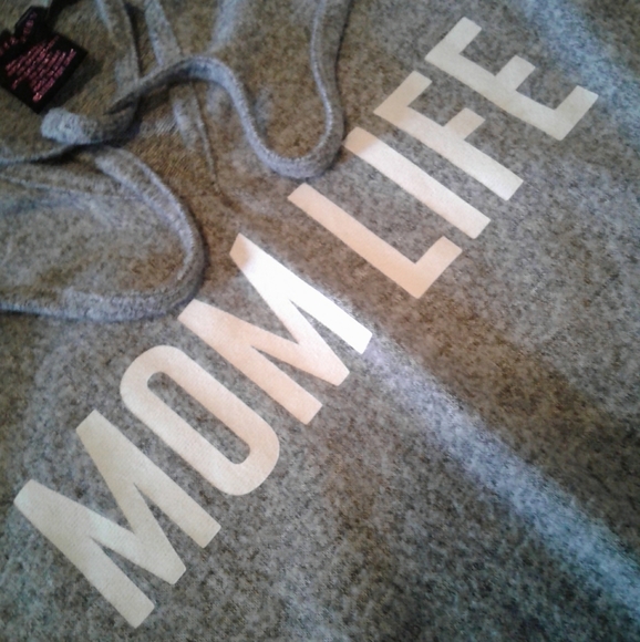 🌺 Like New Violet & Ruby Gray Maternity Hoodie - Picture 6 of 9